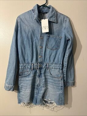 NWT ZARA LONG SLEEVE RAW HEM LIGHT WASH DENIM ROMPER Sz M